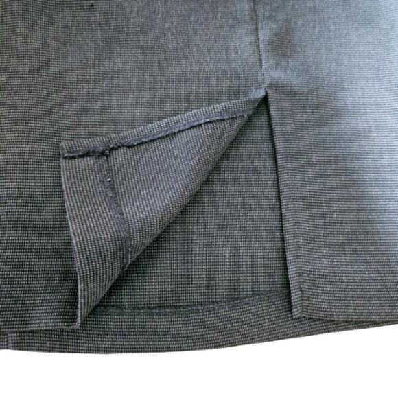 Alyn Paige Two-Piece Subdued Navy Blue Suit - 9/10 - Picture 6 of 10